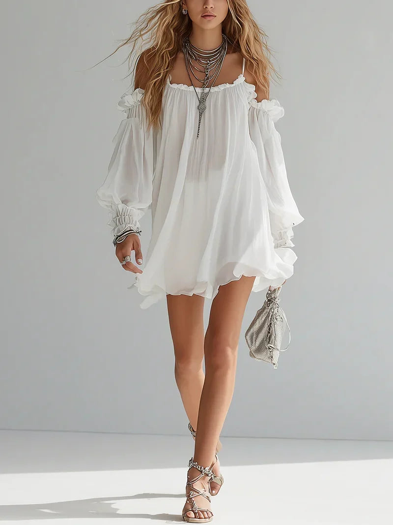 Iliana Sigrid Bla Miniklanning Med Off Shoulder Rynkad Midja Och Spetskant – Sienna Noosa