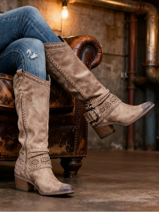 Vintage high-top leather buckle-decorated knight boots – Sienna Noosa