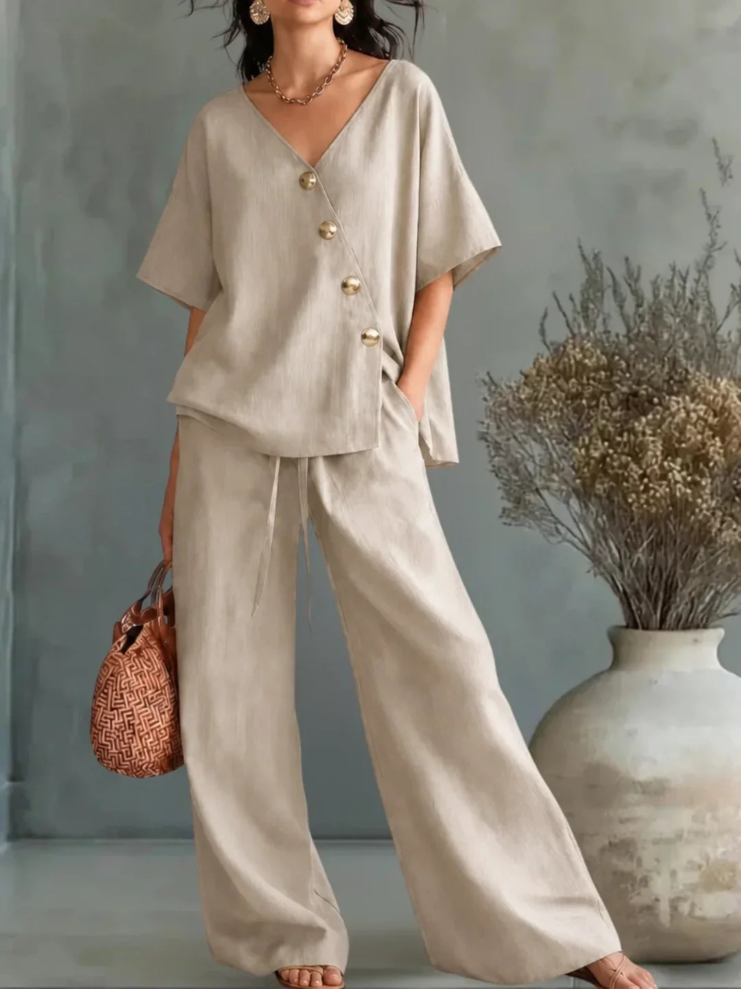 Celia Set With Neckline In V And Buttons – Sienna Noosa