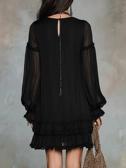 Carolina Freja Svart Chiffong Miniklanning Med Halterneck Och Spetskrage – Sienna Noosa