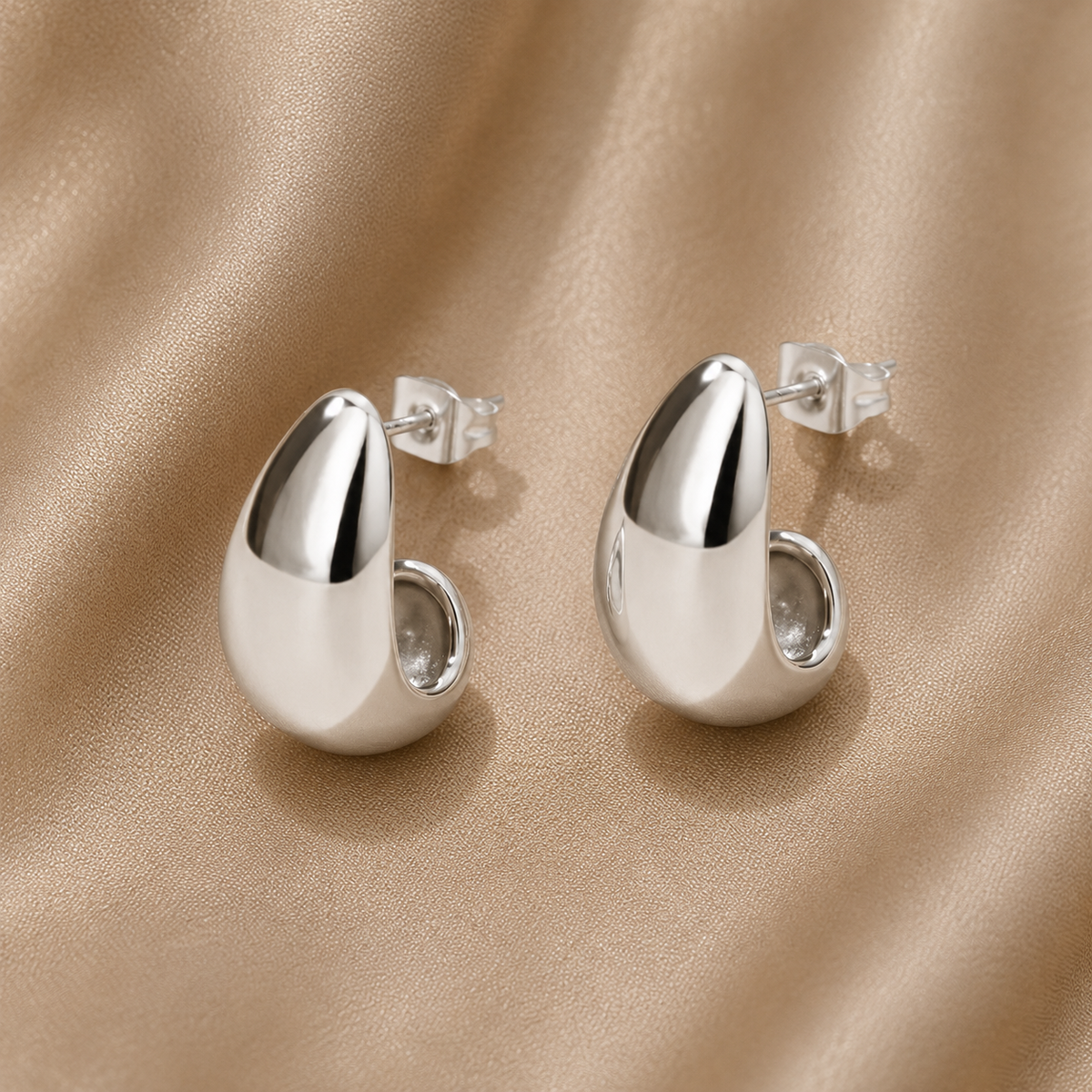 Gabriela Pendientes Gota Plata – Sienna Noosa