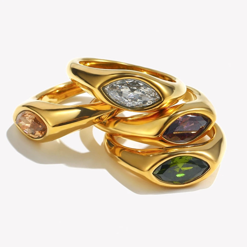 Violeta Anillo Gold Acero Inoxidable With Flores Silvestres Grabadas – Sienna Noosa