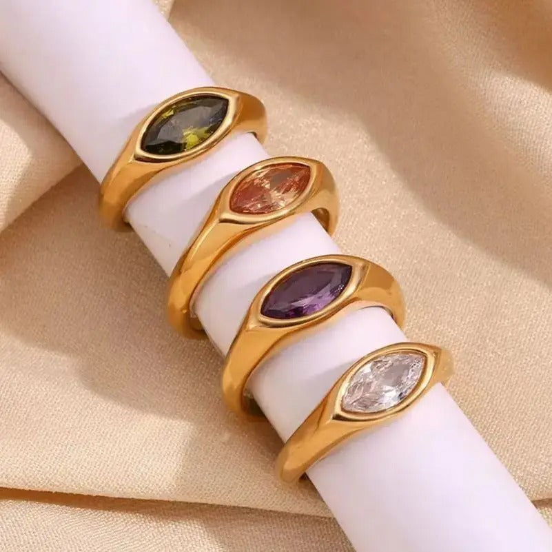 Violeta Anillo Gold Acero Inoxidable With Flores Silvestres Grabadas – Sienna Noosa