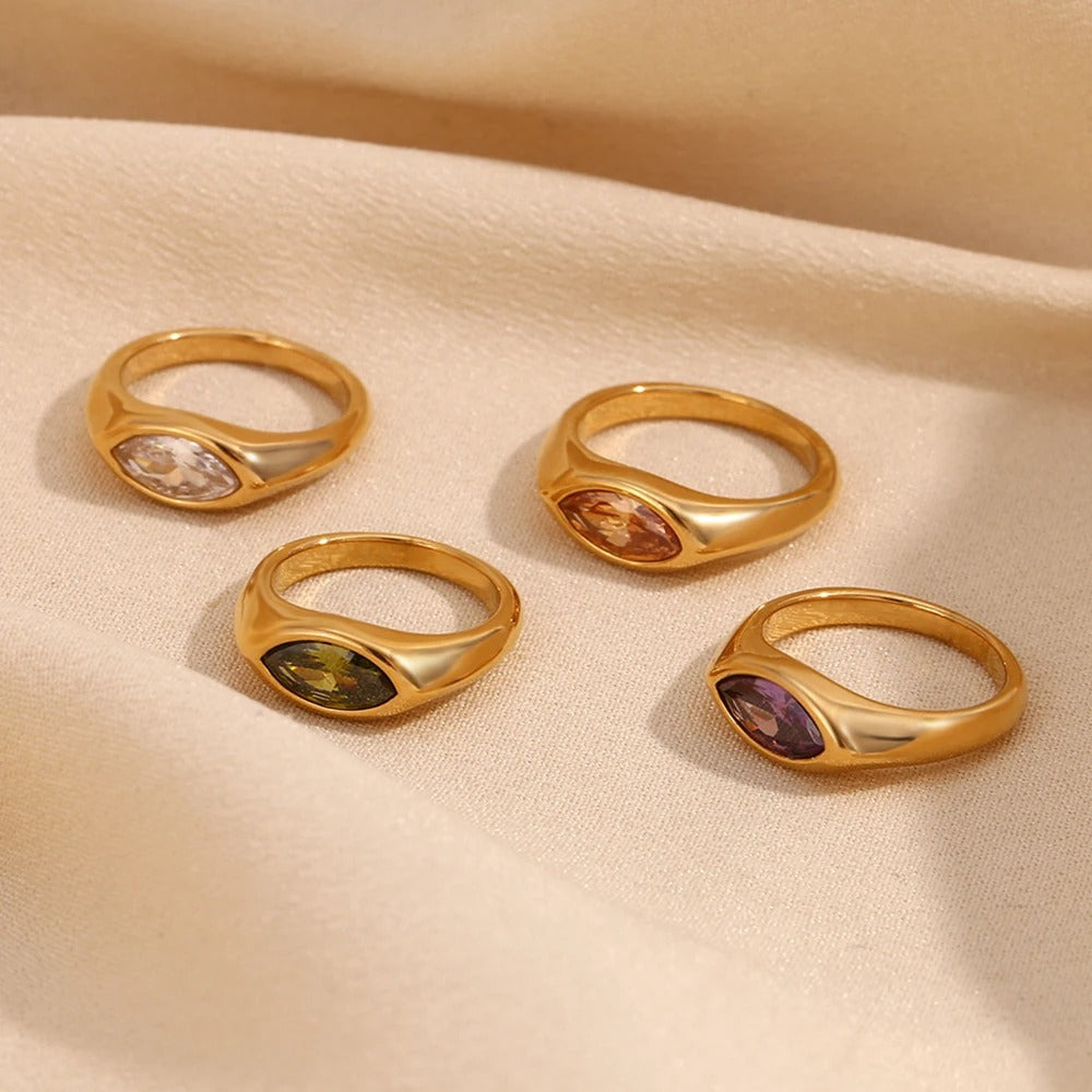Violeta Anillo Gold Acero Inoxidable With Flores Silvestres Grabadas – Sienna Noosa