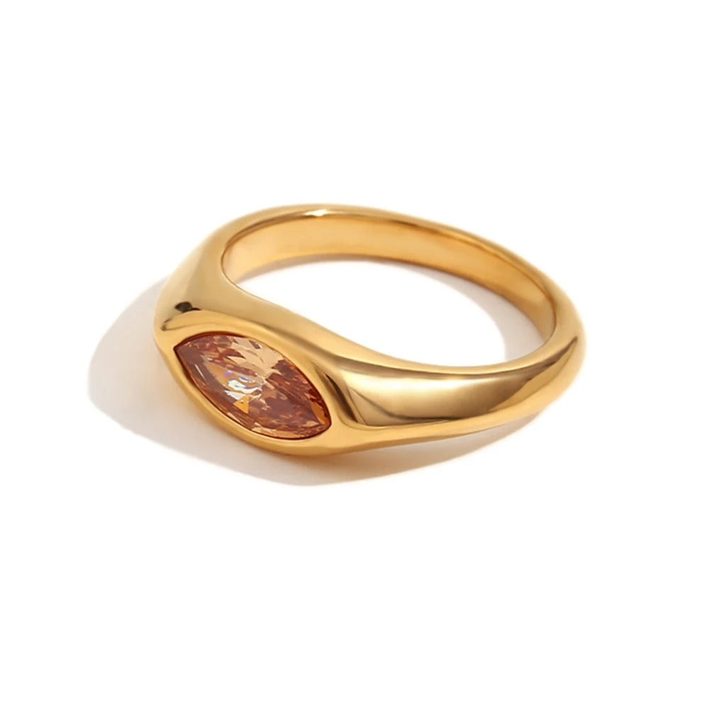 Violeta Anillo Gold Acero Inoxidable With Flores Silvestres Grabadas – Sienna Noosa